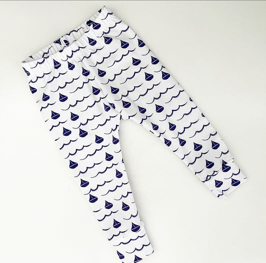 White Sailboats Leggings 9-12 Months