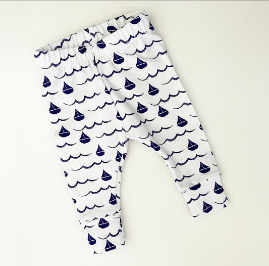 White Sailboats Leggings 0-3 Months